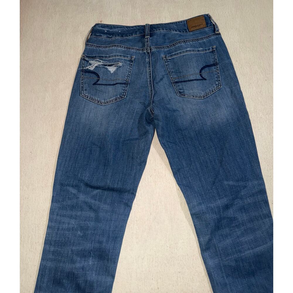 American Eagle women’s distressed tomgirl blue jeans - Picture 6 of 16